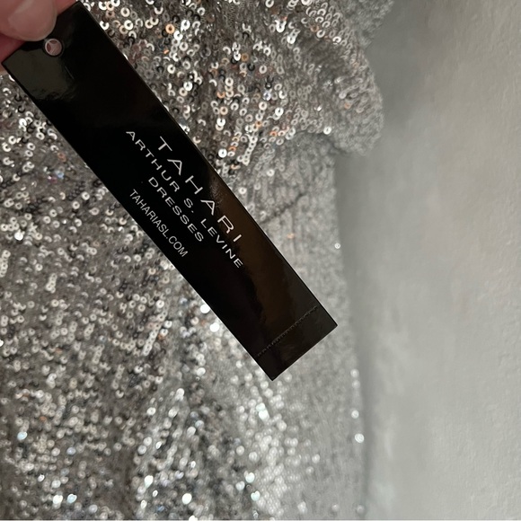 Tahari ALS Stretch Allover Silver Sequin Faux Wrap Midi Dress Size 2 - Picture 5 of 11